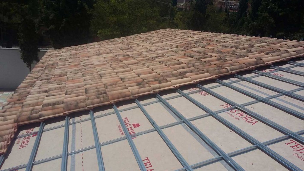 Dry Installation Of Clay Roof Tiles, Clay Roof Tiles Thailand