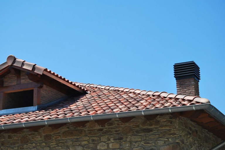 House with TB-12® Bidasoa® roof tiles