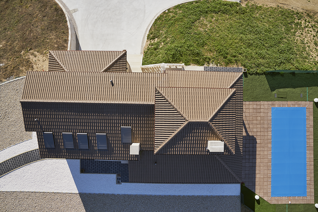 The browns the roof. Tejas Borja TB 10 корич. Interlocking Roof Tiles. Redroofs School.