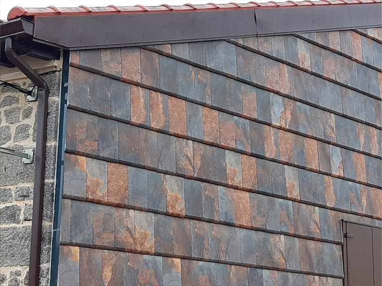 Façade with Flat-10 Nepal Orange roof tile